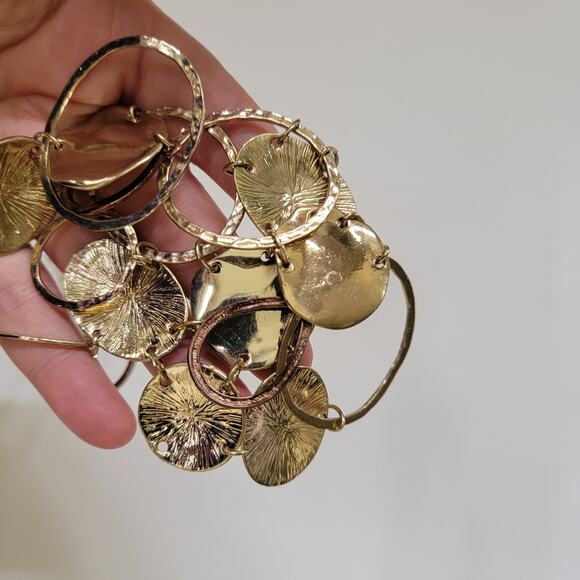 Gold Tone Statement Necklace With Hammered Discs And Open Linked Circle Design - Picture 8 of 10